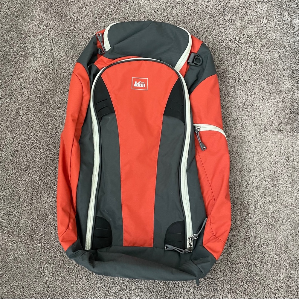 **SOLD** REI Vagabond Tour 40 Hiking Backpack